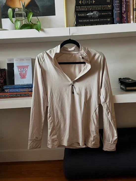 Blackheart Equestrian - Long Sleeve Base Layer - Stone - Picture 2 of 5